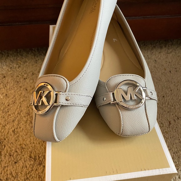 MICHAEL MICHAEL KORS
Fulton Moc Ballerina - Picture 5 of 7